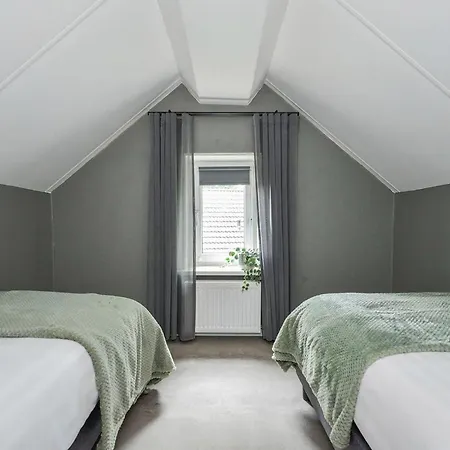 3 Bedroom Awesome In Holiday home