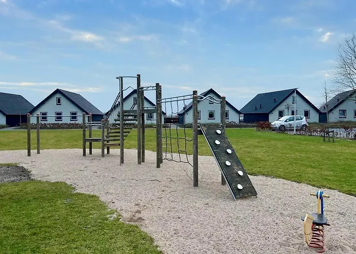 3 Bedroom Awesome In *