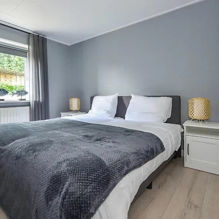 3 Bedroom Awesome In *