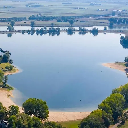 3 Bedroom Awesome In Holiday home Kerkdriel