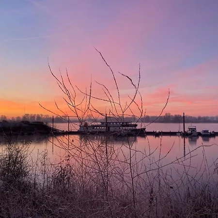 3 Bedroom Awesome In Holiday home Kerkdriel