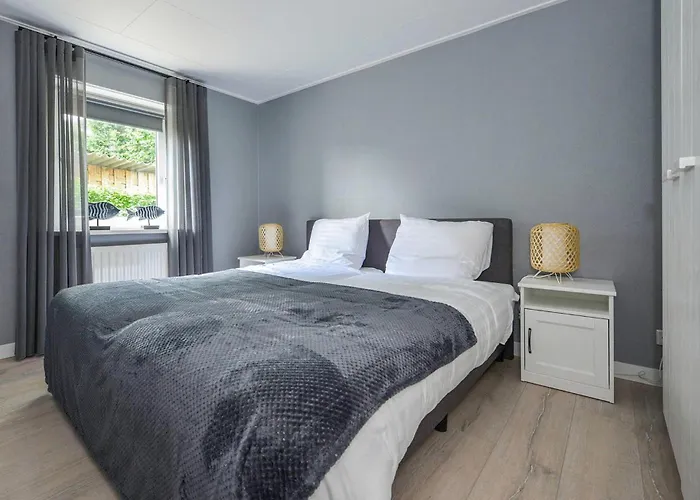 3 Bedroom Awesome In *